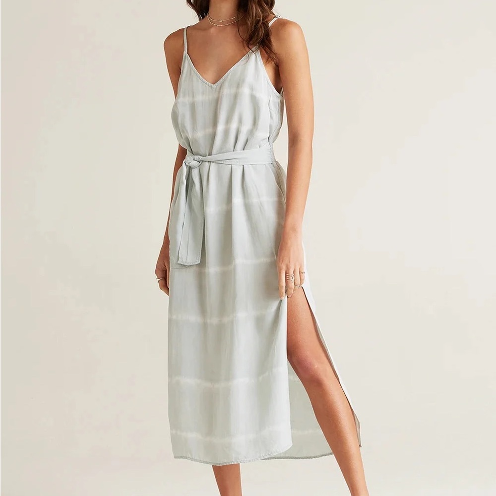 Bella Dahl- Elegant Light Blue Sleeveless Dress